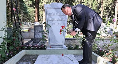 Manisa Tarzanı Ahmet Bedevi, vefatının 63. yılında mezarı başında anıldı