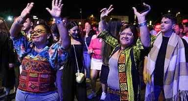 Marmaris’te Latin Partisi dansla şenlendi