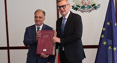Miloshev, Bulgaristan Kültür Bakanlığı görevini Todorov'dan devraldı