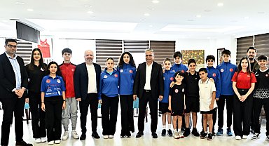 Muratpaşa Belediyespor sporcularından Başkan Uysal’a ziyaret
