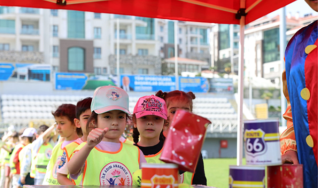 Nilüfer Uluslararası Spor Şenlikleri’nde öğrenciler yarıştı