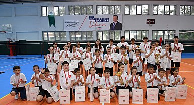 Osmangazi Belediyespor badminton altyapısından Türkiye şampiyonluğu