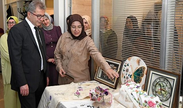 OSMEK kursiyerlerinin el emeği ürünleri sergilendi