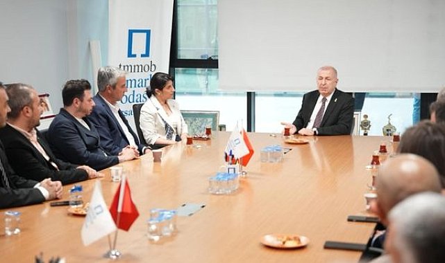 Özdağ, Bursa’da Meslek Odaları ve Esnaf Odası'nı ziyaret etti