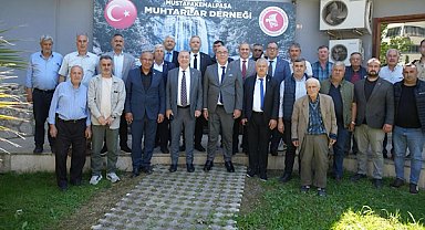Özdağ Mustafakemalpaşa’da Muhtarlar Derneği'ni ziyaret etti