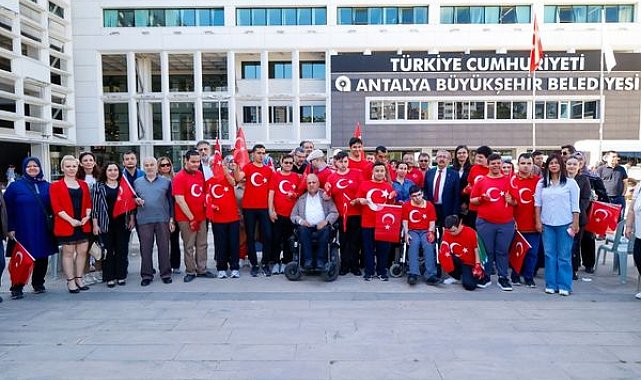 Özel bireyler Engelliler Haftası’nda bir günlüğüne asker oldu
