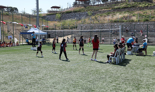 Pamukkale’de 19 Mayıs kapsamında mini voleybol turnuvası düzenlendi