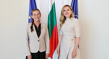 Petrova, Almanya’nın Bulgaristan Büyükelçisi Planck ile görüştü
