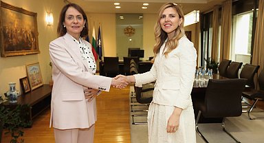 Petrova, Bulgaristan Cumhuriyeti Dışişleri Bakanlığı görevini devraldı