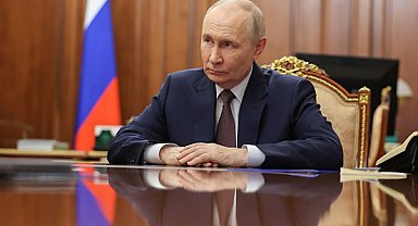 Putin: Bu gazetecilik değil, kitlesel aldatma yöntemidir