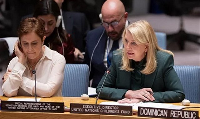 Russell, İzlanda Cumhurbaşkanı Tomasdóttir ile çocuk haklarını görüştü