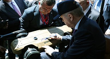 T.C Cumhurbaşkanı Recep Tayyip Erdoğan, EFES 2026’da SARBOT L1’i inceledi