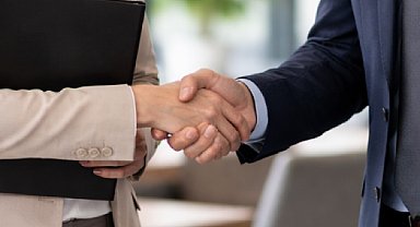 Tanzanya’nın Fransa Büyükelçisi diaspora temsilcileriyle .görüştü