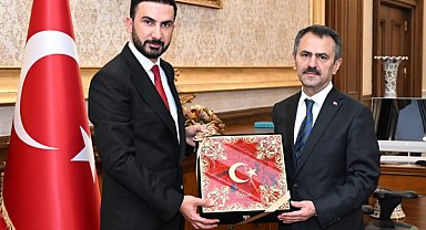 Türk Dünyası Gençlik Vakfı Genel Başkanı İzol, Vali Aktaş’ı ziyaret etti