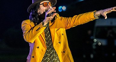 Ünlü Show müzikal tiyatro oyunu ilk gösterimini gerçekleştirdi