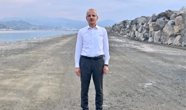 Uraloğlu’ndan Trabzon Köşk Huzurevi’ne bayram ziyareti