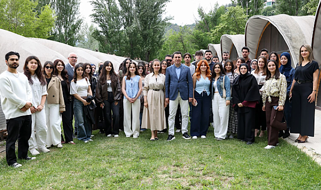 Vali Aygöl, üniversite öğrencileriyle bayram kahvaltısında buluştu