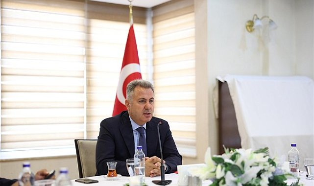 Vali Elban’dan motosikletli timlere bayram ziyareti