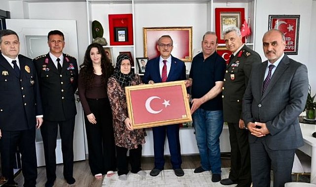 Vali Yavuz, bayram dolayısıyla çeşitli ziyaretler gerçekleştirdi