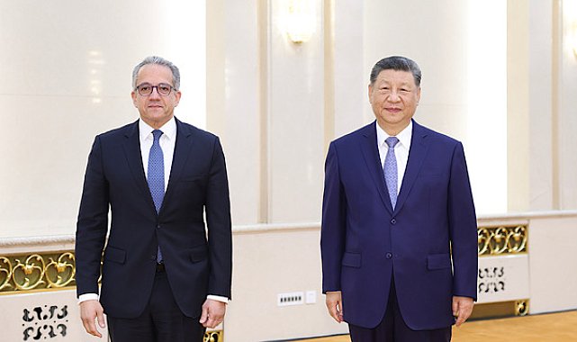 Xi Jinping, UNESCO Genel Direktörü ile bir araya geldi