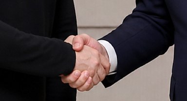 Zelenski ve Pashinyan’dan Erivan’da görüşme