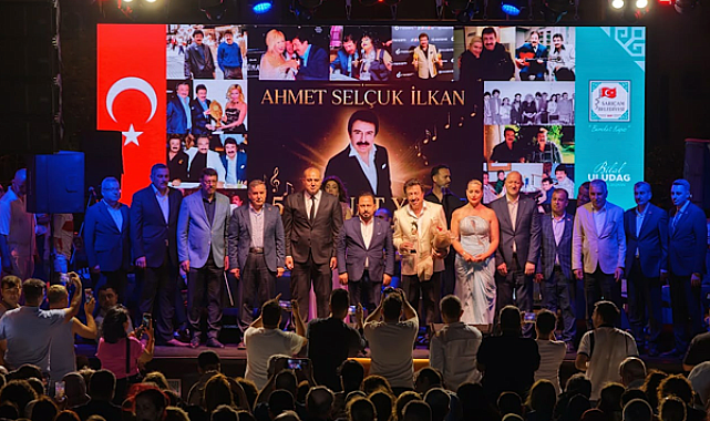 Ahmet Selçuk İlkan’ın 50. sanat yılı Adana’da konserle kutlandı