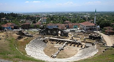 Ankara heyeti Konuralp Antik Kenti’ndeki çalışmaları yerinde inceledi