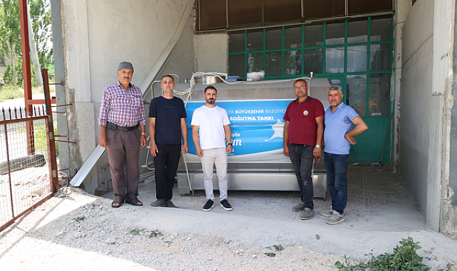 Antalya Büyükşehir Belediyesi’nden üreticilere 4 tonluk süt soğutma tankı desteği