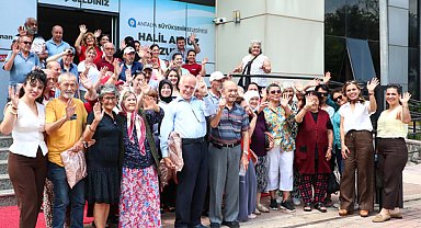Antalya’da huzurevinde Babalar Günü için buluşma