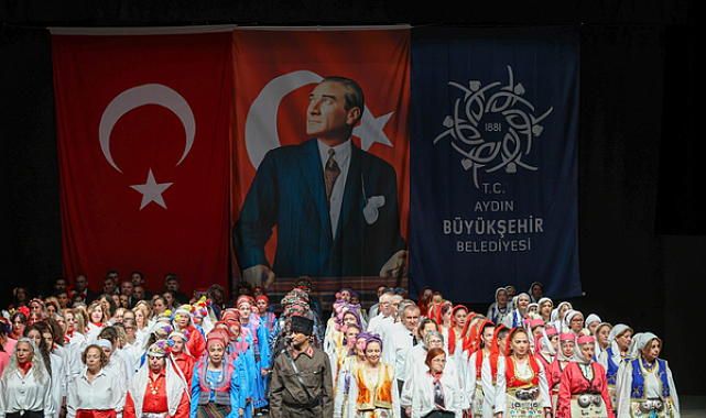 Aydın’da Kültür Merkezleri kursiyerleri yıl sonu gösterilerini sundu