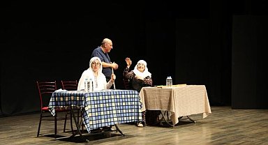 Aydın Tiyatroları’ndan “Lokanta” oyunu sergilendi
