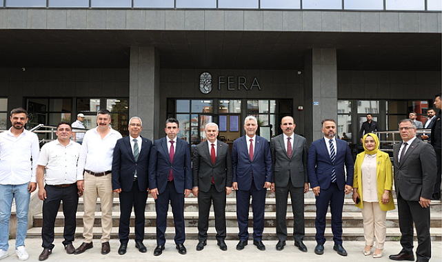 Bakan Bolat, Ereğli’de Gençlik Kampüsü ve Fera Kafe’yi ziyaret etti