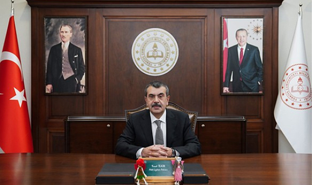Bakan Tekin, Erzincan’daki Halk Eğitimi Merkezi açılışına katıldı
