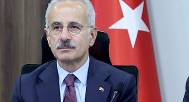 Bakan Uraloğlu, Hakkari’de vatandaş ve esnafla buluştu