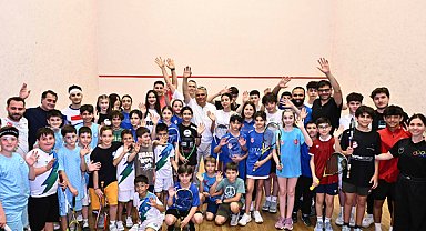 Başkan Uysal, Squash Turnuvası'nı ziyaret etti