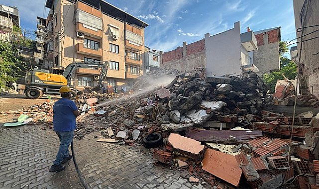 Buca Onat Tüneli güzergahındaki hasarlı yapının yıkımı tamamlandı
