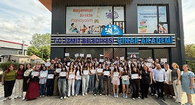 Çınar Akademi öğrencileri mezuniyet coşkusu yaşadı