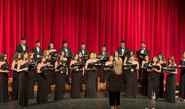 Çoksesli Gençlik Korosu ve Çocuk Korosu, festivallerde ödül kazandı