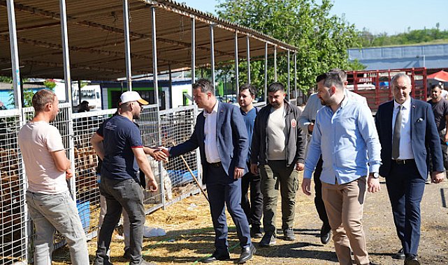 Çorlu Belediye Başkanı Sarıkurt, kurban pazarı ve mezbahayı ziyaret etti