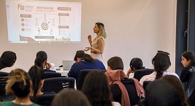 Diyarbakır Büyükşehir Belediyesi’nden sınav öncesi öğrencilere destek semineri