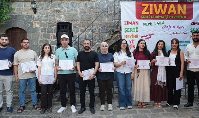 Diyarbakır’da çok dilli kursları tamamlayan 100 kursiyer belgelerini aldı