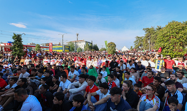 Gaziantep'te milli heyecan üniversite meydanı’nda yaşandı