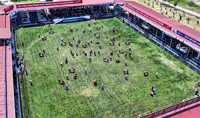 Geleneksel Yuntdağı Yağlı Güreşleri sürüyor
