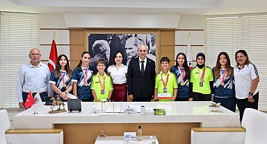 Göçerler Ortaokulu Bocce Takımı, Başkan Kocagöz’ü ziyaret etti