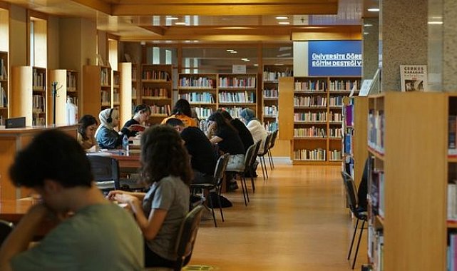 İBB, üç kütüphanede 24 saat hizmet uygulamasını sürdürüyor