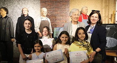 İmren Erşen’in, balmumu heykeli Eskişehir’de müze koleksiyonuna katıldı