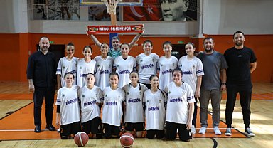 İnegöl Belediyespor U12 Kız Basketbol Takımı Bursa üçüncüsü oldu