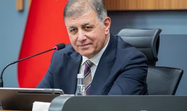 İzmir Büyükşehir Belediye Başkanı Cemil Tugay CHP’den istifa etti