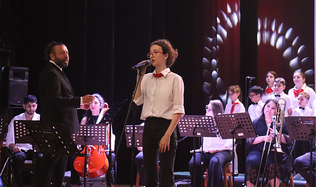 İzmit'te Müzik bölümü öğrencileri yıl sonu konseri verdi