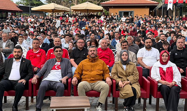 Karabük’te Yenişehir Sineması’nda milli maç izleme etkinliği düzenlendi